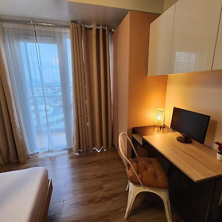 Aparthotel 81 Newport C5 10I Balcony & Pool Across Naia T3 Pasay Exteriér fotografie